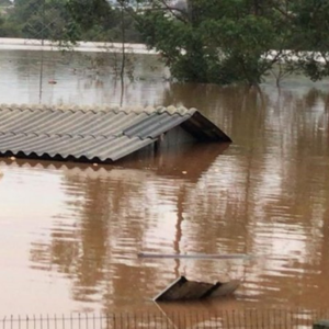 Casa em enchente no vale do taquari no rio grande do sul